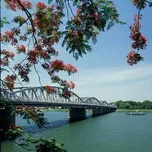 Những B&agrave;i H&aacute;t Về Huế